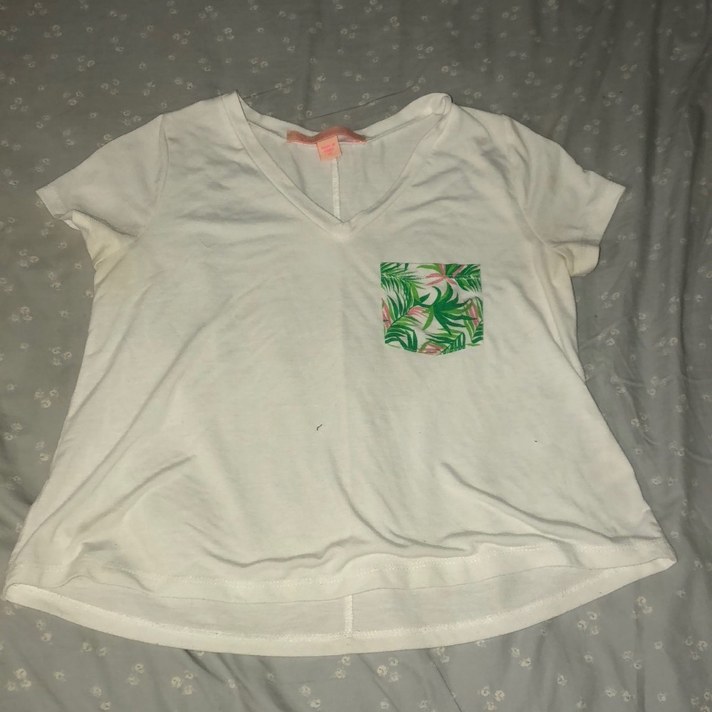 Crop top with patterned pocket